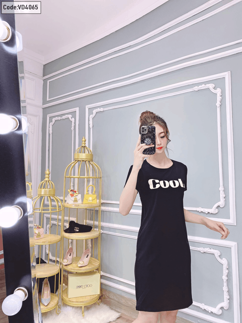 Đầm lụa đen dáng suông xẻ tà KK120-27 | Thời trang công sở K&K Fashion