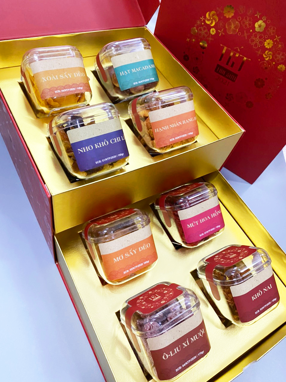 Sỉ hộp quà tết TÂN SỬU 2021 - 8 loại mứt thượng hạng Tuyển sỉ hộp quà tết TÂN SỬU 2021 - 8 loại mứt thượng hạng