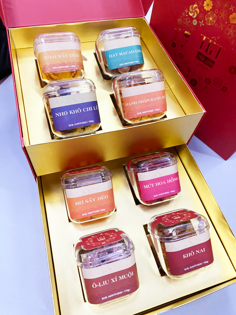Sỉ hộp quà tết TÂN SỬU 2021 - 8 loại mứt thượng hạng Tuyển sỉ hộp quà tết TÂN SỬU 2021 - 8 loại mứt thượng hạng