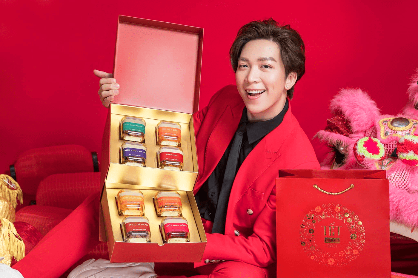 Sỉ hộp quà tết TÂN SỬU 2021 - 8 loại mứt thượng hạng Tuyển sỉ hộp quà tết TÂN SỬU 2021 - 8 loại mứt thượng hạng