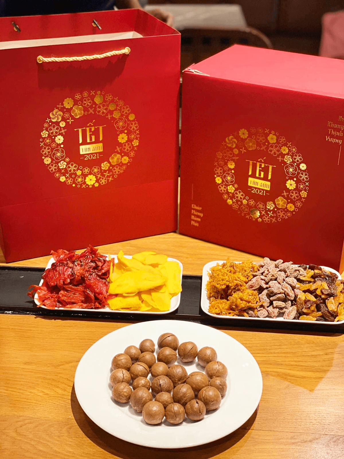 Sỉ hộp quà tết TÂN SỬU 2021 - 8 loại mứt thượng hạng Tuyển sỉ hộp quà tết TÂN SỬU 2021 - 8 loại mứt thượng hạng