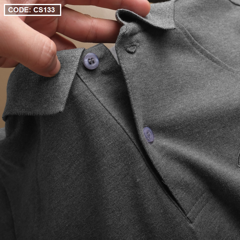 14193-z3544912354248-c23be308abb91744b36ef28902da9a36-15.png Áo Thun Nam Cổ Bẻ Thêu Chữ Cao Cấp - CS133