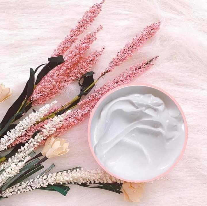 Kem body phấn Mỹ Phẩm Bà Lão Kem body phấn Mỹ Phẩm Bà Lão