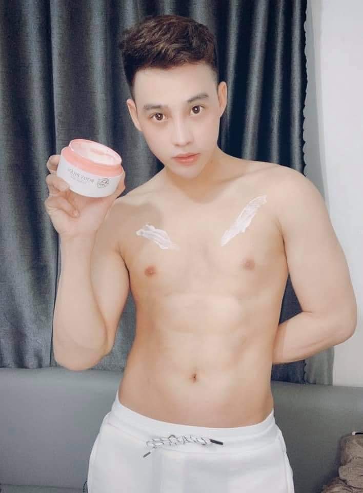Kem body phấn Mỹ Phẩm Bà Lão Kem body phấn Mỹ Phẩm Bà Lão