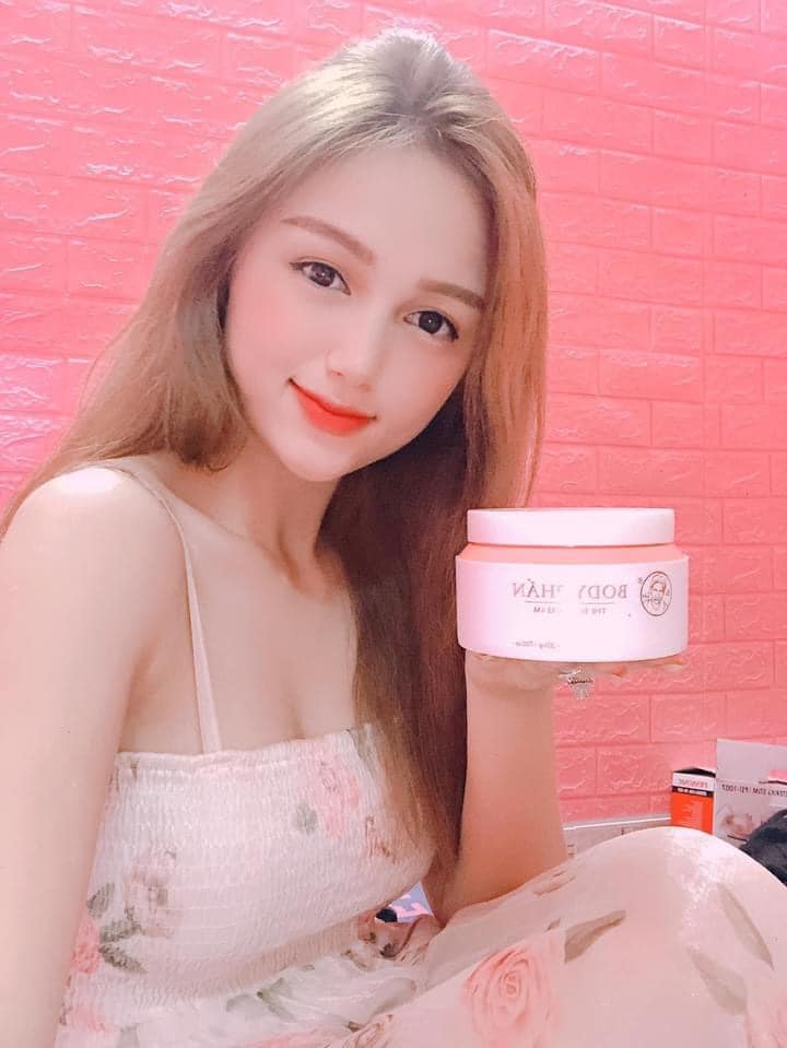 Kem body phấn Mỹ Phẩm Bà Lão Kem body phấn Mỹ Phẩm Bà Lão