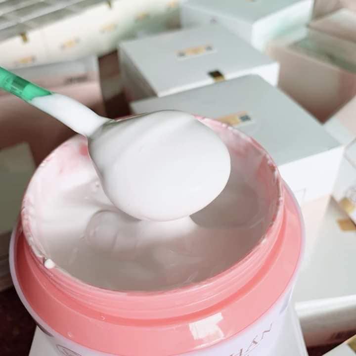 Kem body phấn Mỹ Phẩm Bà Lão Kem body phấn Mỹ Phẩm Bà Lão