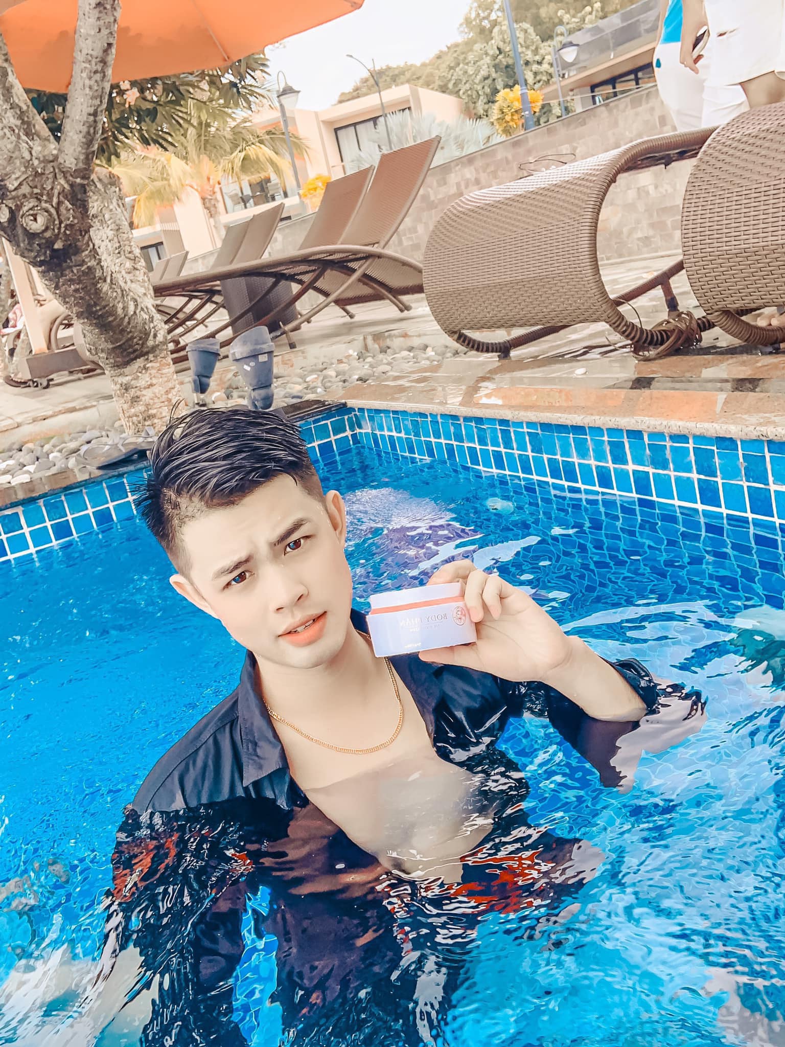 Kem body phấn Mỹ Phẩm Bà Lão Kem body phấn Mỹ Phẩm Bà Lão