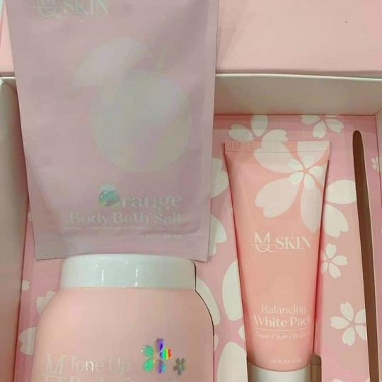 Bộ sản phẩm dưỡng trắng da hoa anh đào MQSkin hàng chính hãng Bộ sản phẩm dưỡng trắng da hoa anh đào MQSkin hàng chính hãng
