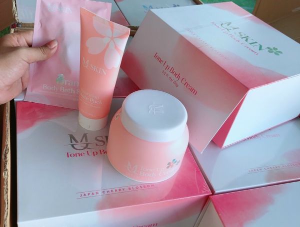 Bộ sản phẩm dưỡng trắng da hoa anh đào MQSkin hàng chính hãng Bộ sản phẩm dưỡng trắng da hoa anh đào MQSkin hàng chính hãng