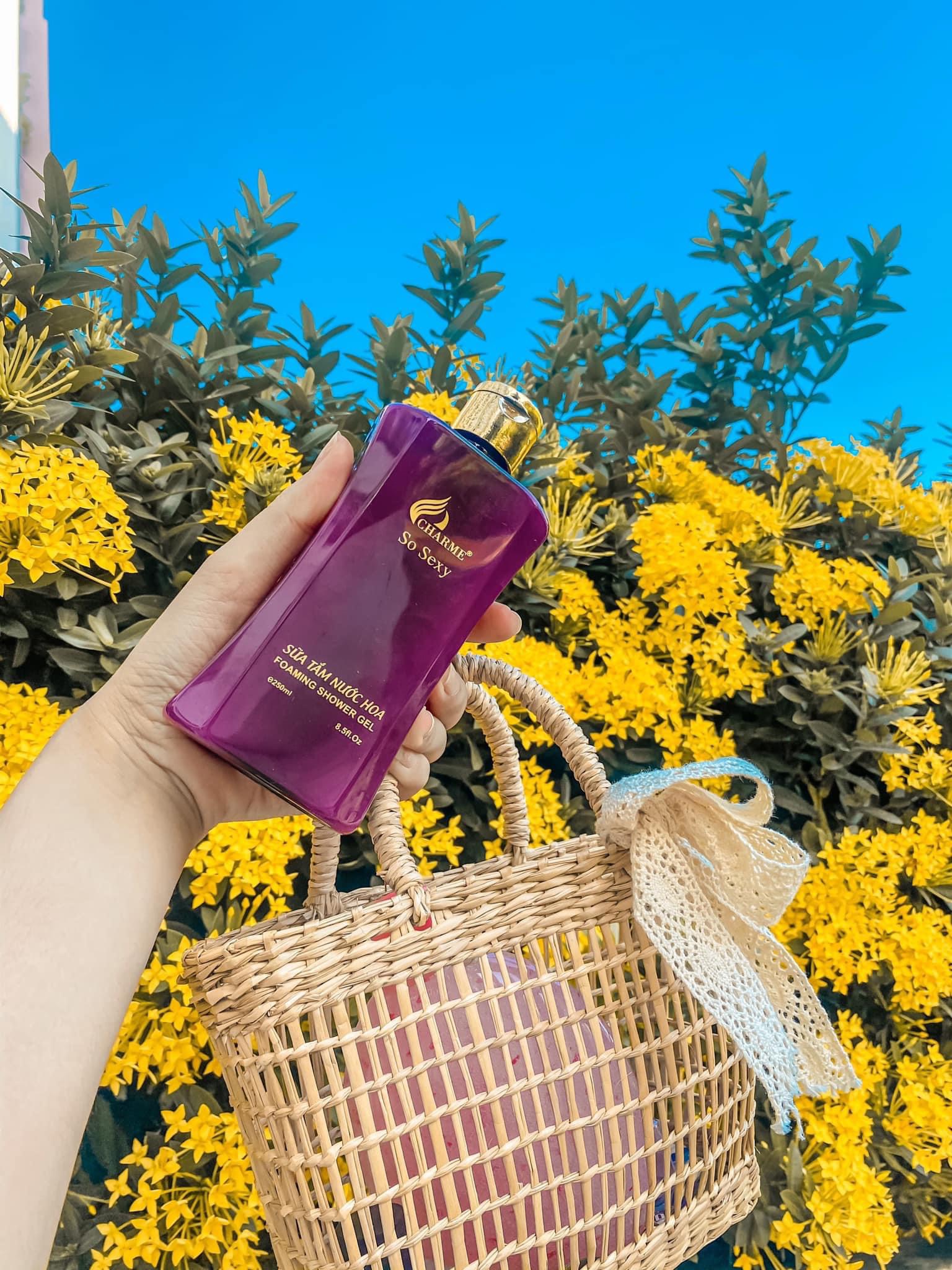 14693-sua-tam-nuoc-hoa-charme-so-sexy-3-4.jpg Sữa Tắm Nước Hoa Charme So Sexy 250ml - 8936194690296