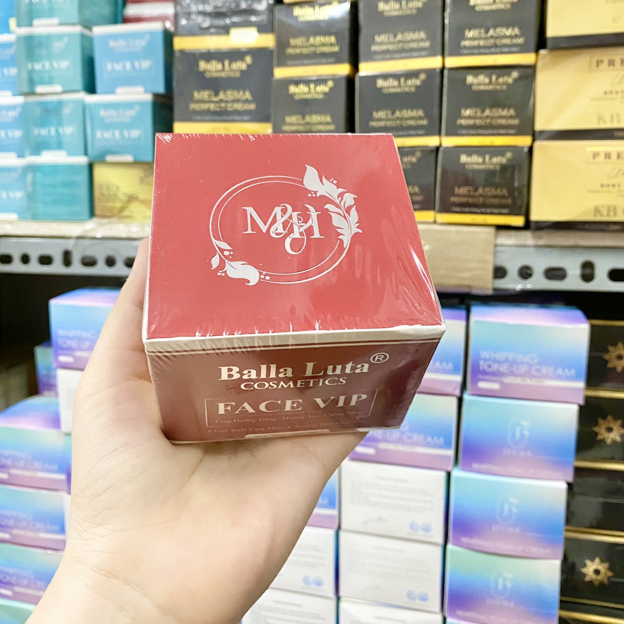 15502-z2828196498108-7378c87d7d403f941a31782dbdbc64e3-6.jpg Kem Face VIP Đỏ Giảm Thâm Nám Căng Bóng Da Balla Luta - 8936144070147