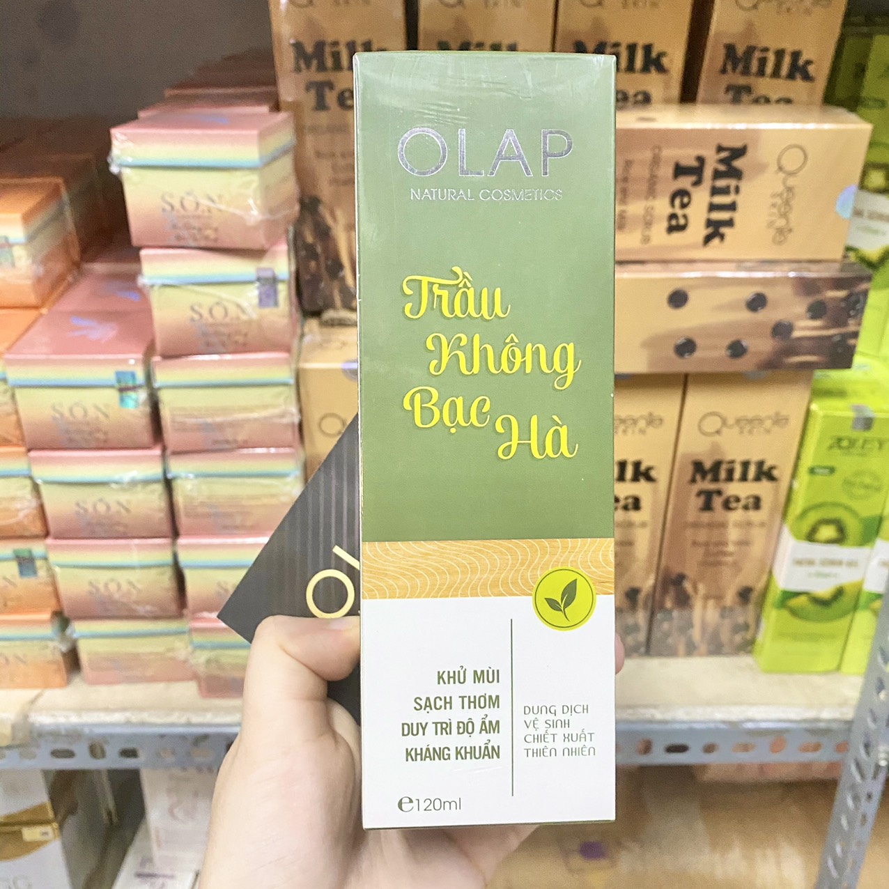 15509-z2831187651146-cca24a6ff90222bd4a8bfe33293c7dd9-6.jpg Dung Dịch Vệ Sinh Trầu Không Bạc Hà Olap - 8936150193663