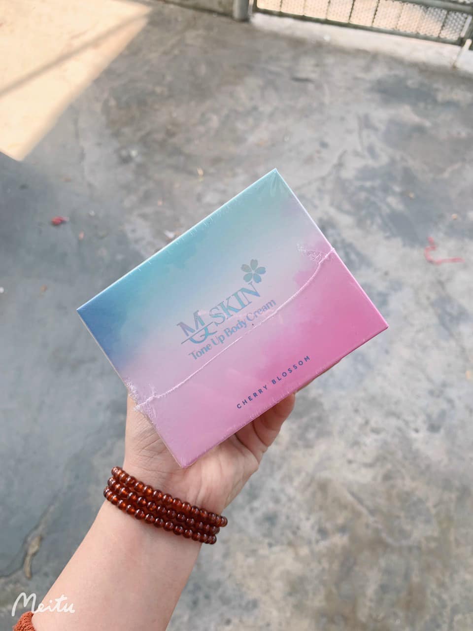 Kem Body Hoa Anh Đào Tone Up Body Cream MQ Skin Chính Hãng Kem Body Hoa Anh Đào Tone Up Body Cream MQ Skin Chính Hãng