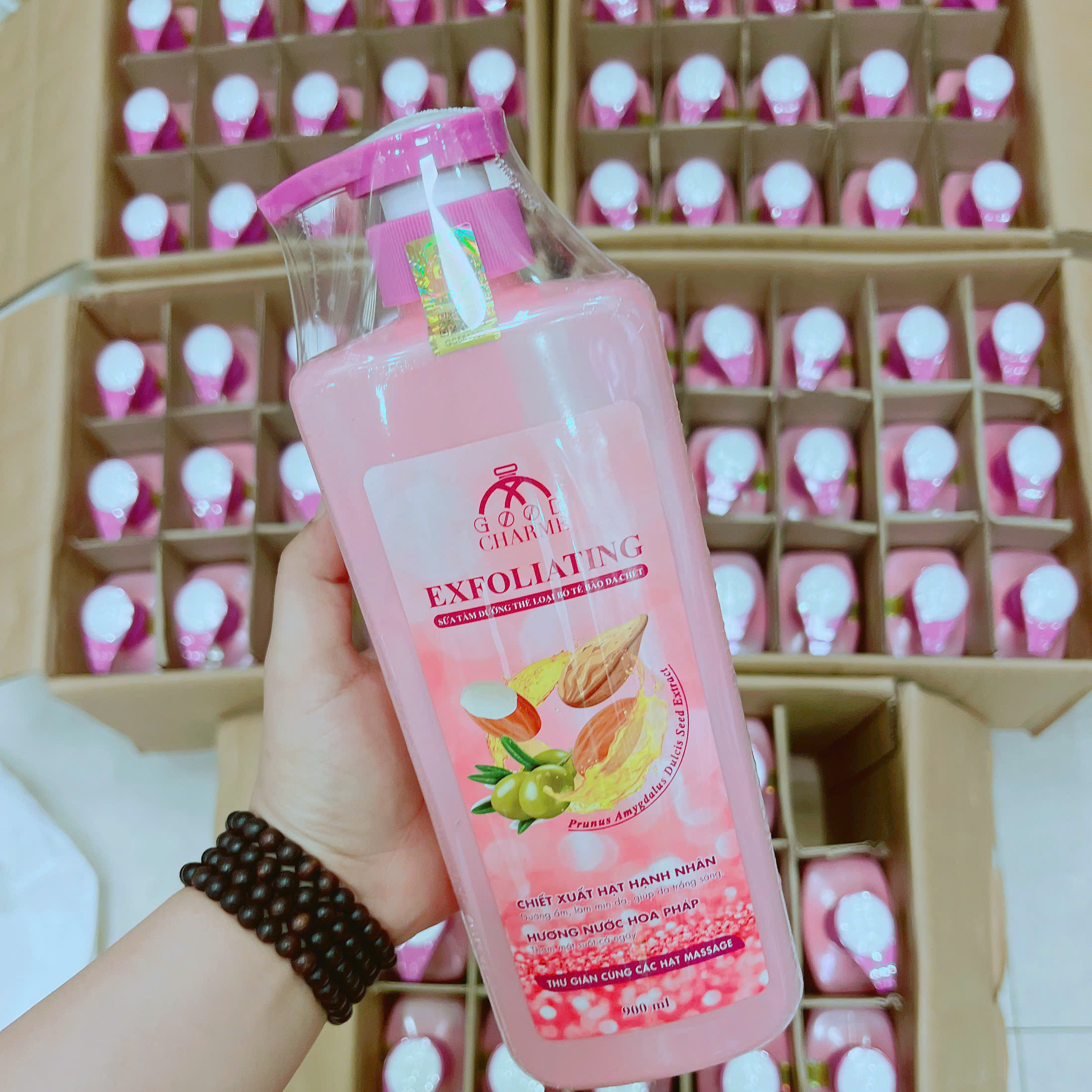 16130_z7210277033884-83fc2b0f0283a6288e4d23dec173c495_20251110220341.png Sữa Tắm Cho Nữ Tẩy Tế Bào Da Chết Charme Exfoliating Hạt Hạnh Nhân Hương Nước Hoa Pháp 900ml - 8936194691552