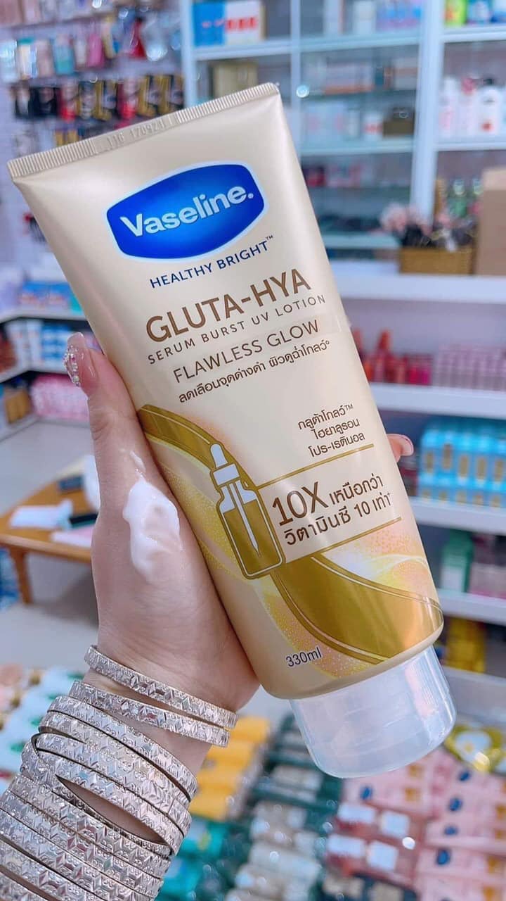 16276-275899515-3275410362690534-9183705052637455547-n-1.jpg Sữa Dưỡng Thể Vaseline 10X Vàng Healthy Bright Gluta Hya Serum Flawless Glow 330ml (Hàng nhập khẩu có tem phụ) - 8851932427739