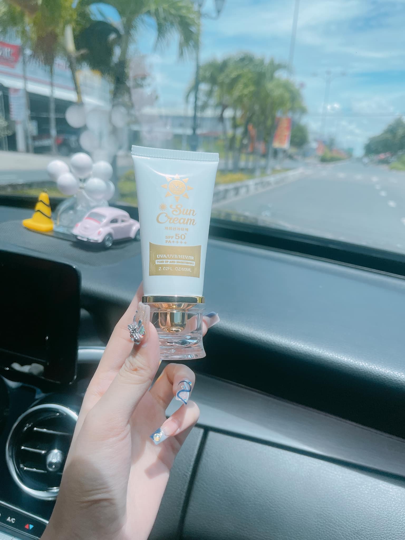 17760-300169761-3240887799563196-7407295475299585663-n-3.jpg Kem Chống Nắng VIP White (Tặng 1 bịt sữa rửa mặt) - 8938521762317