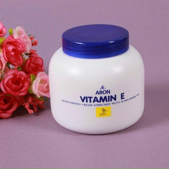 Kem dưỡng ẩm Vitamin E AR 200g Thái Lan Kem dưỡng ẩm Vitamin E AR 200g Thái Lan