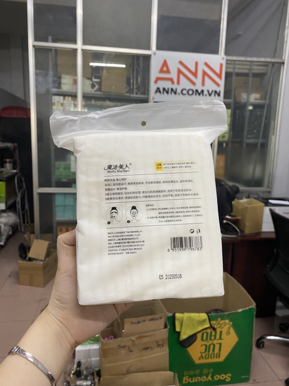 17936-z3811988553162-7fe94b7329af8c08014511860df18743-1.jpg Bông tẩy trang con mèo fm cotton pads 3 lớp 222 miếng - 6951939796783