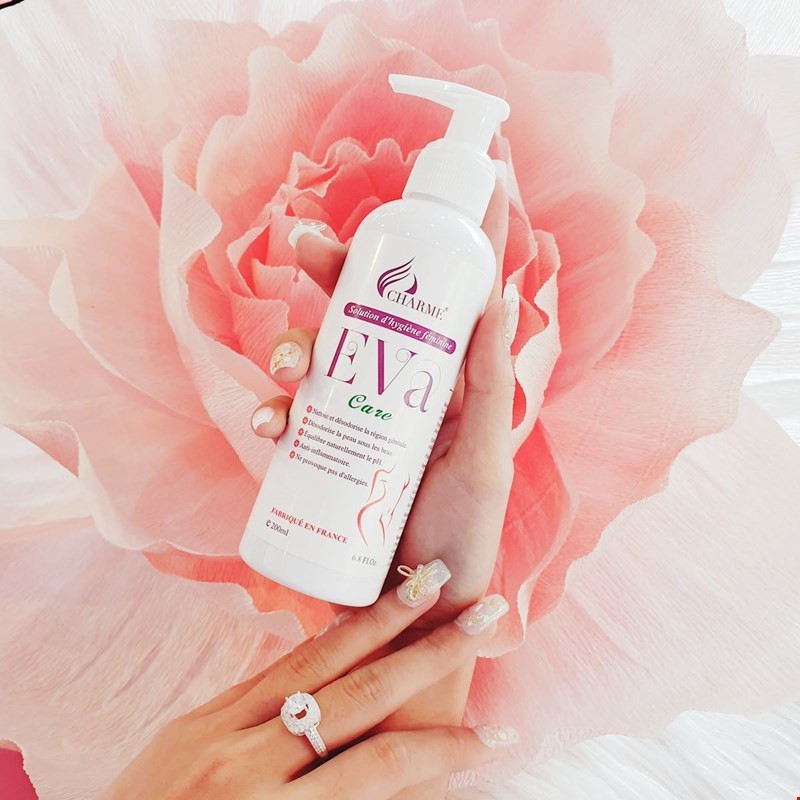19228-z4294594363922-d07aac54df03f4aada10b4d52805c8d7-1.jpg Dung Dịch Vệ Sinh Phụ Nữ Charme Eva Care 200ml - 3760035680246