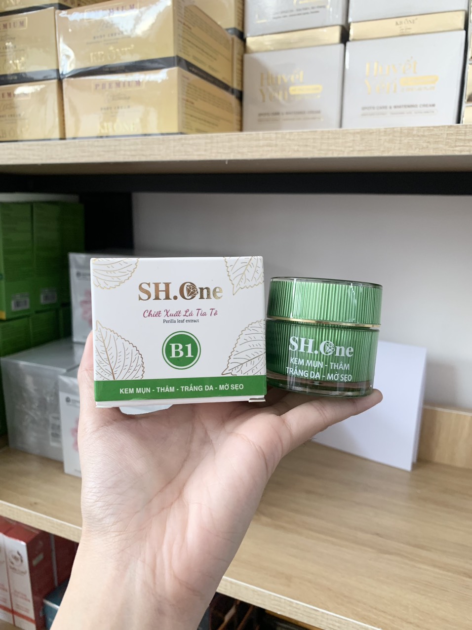 19884-z4432057188778-6b58378568c313eb3a38efc3d22f3414-1.jpg Kem Face Mụn Thâm B1 SH One Xanh Chiết Xuất Lá Tía Tô - FACEXANHB1