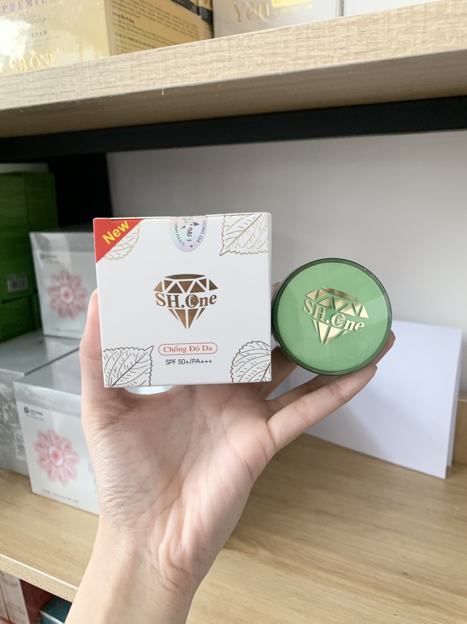 19884-z4432057193082-89537fd56b7bcecd037cd7cff4f87350-1.jpg Kem Face Mụn Thâm B1 SH One Xanh Chiết Xuất Lá Tía Tô - FACEXANHB1