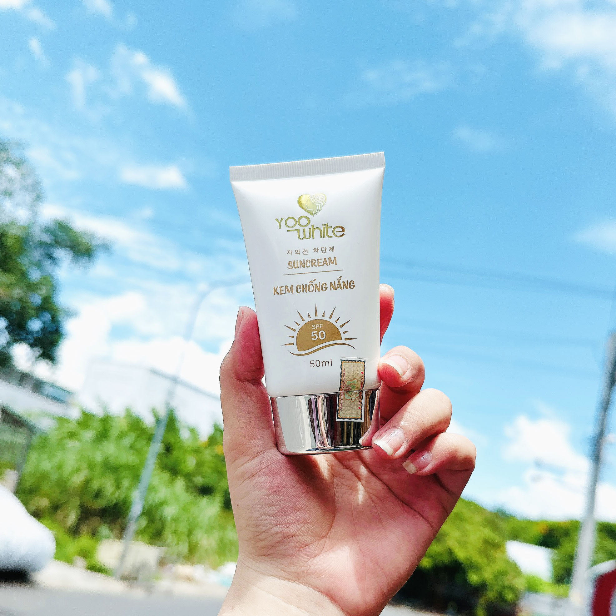 19965-z4442872701033-6f4185fcf3a393187bff111590c2d836-1.jpg Kem Chống Nắng SunCream Yoo White - KCNWY