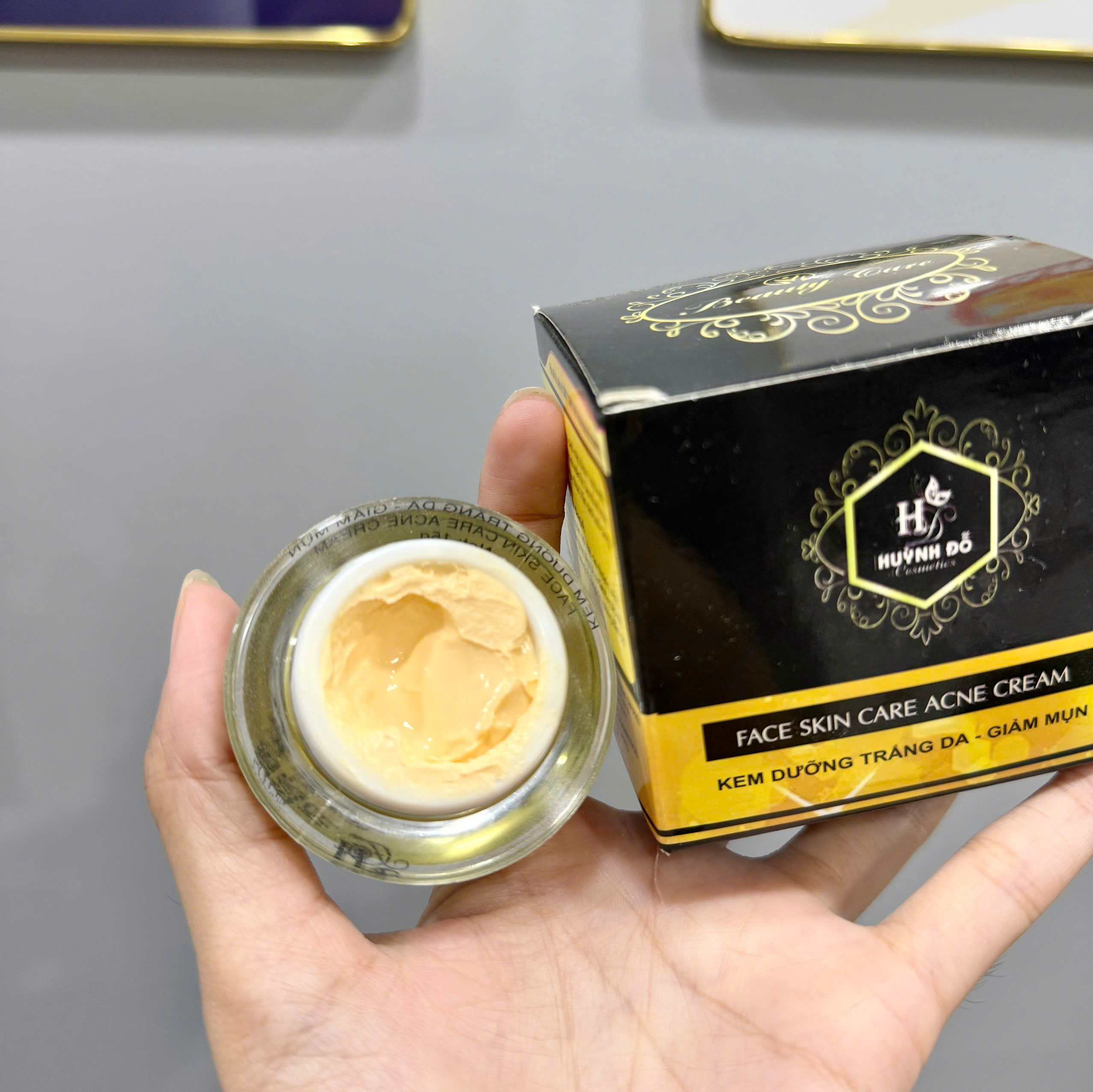 Kem Face Chuyên Mụn Trắng Da Huỳnh Đỗ Kem Face Chuyên Mụn Trắng Da Huỳnh Đỗ