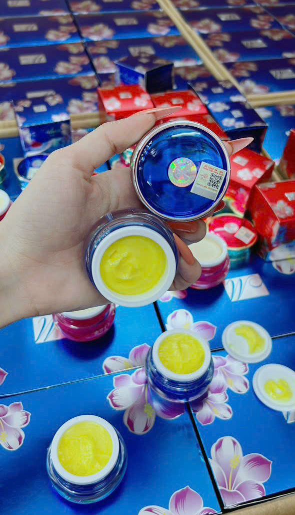 21248-z4695720510419-fde326c8fb70110b5cf9abd9b14aa2e7-1.jpg Kem Meiduzi Xanh Ban Đêm Tem Vuông - MEIDUZIXANHV