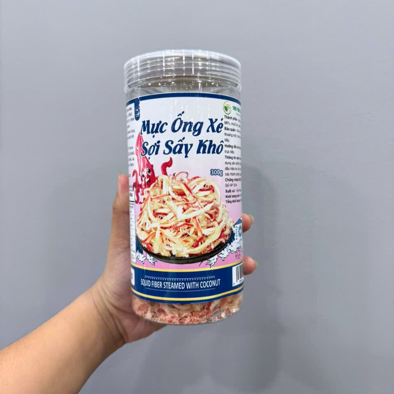 22493_7_20250917091335-3.png Mực ống Xé Sợi Sấy Khô 300g Hộp - 8936208930189
