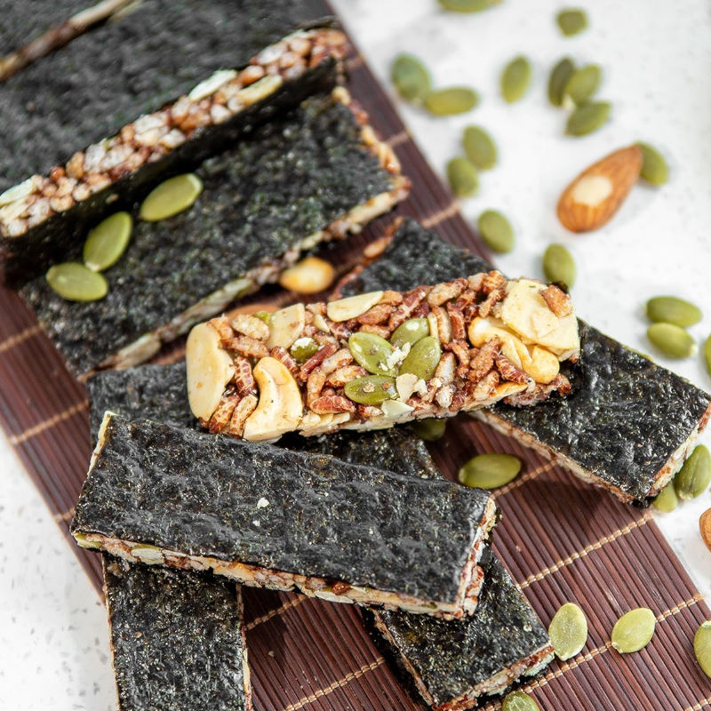 22703_10099-img-7309-photoroom-2_20241213143522-1.png Rong Biển Kẹp Hạt Dinh Dưỡng Thơm Ngon 200g Hộp - RBKHDD