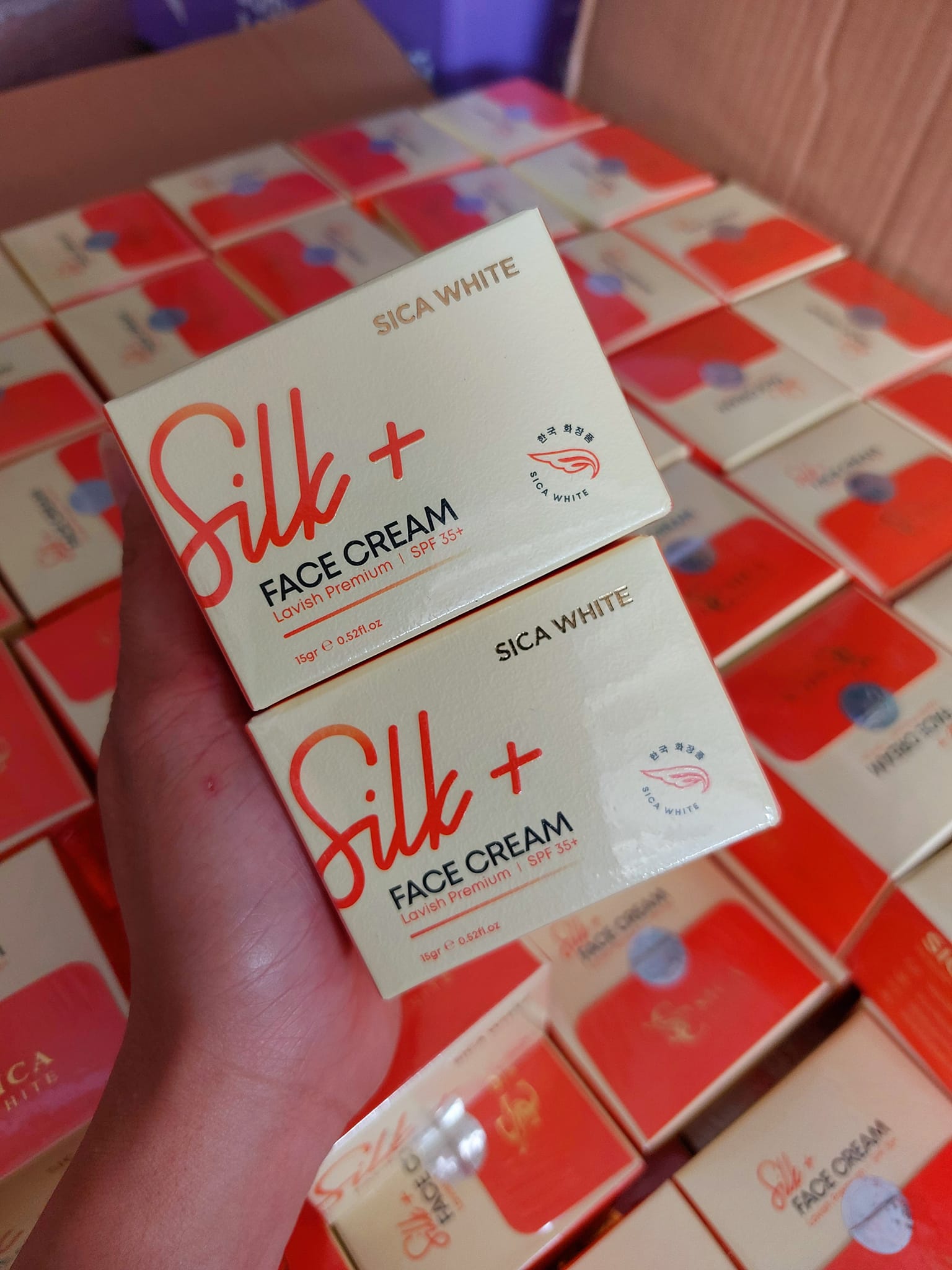 23639-429821629-3664114430540743-8239941962441490751-n-1.jpg Kem Face Lụa Sica White Size Trung 15g - FACELUA15G