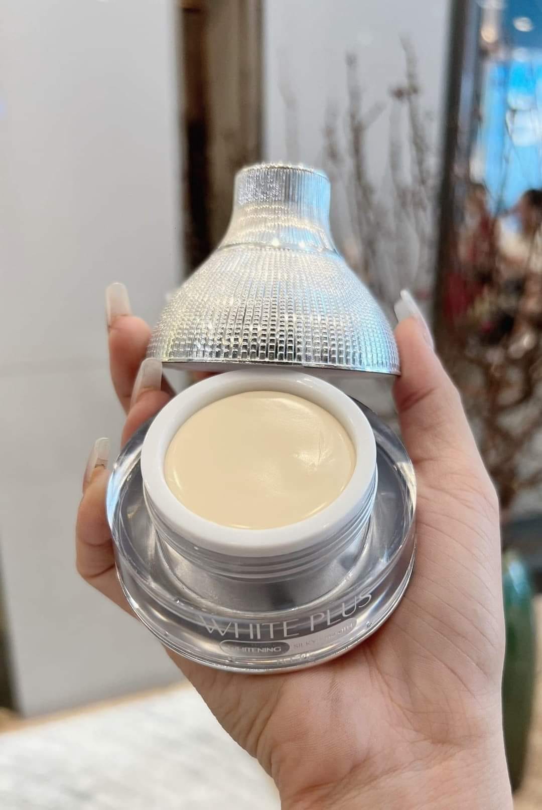 Nguồn sỉ kem Face Lười Queenie Skin Phiên Bản Thượng Hạng 2024 Giảm Thâm Nám Nguồn sỉ kem Face Lười Queenie Skin Phiên Bản Thượng Hạng 2024 Giảm Thâm Nám