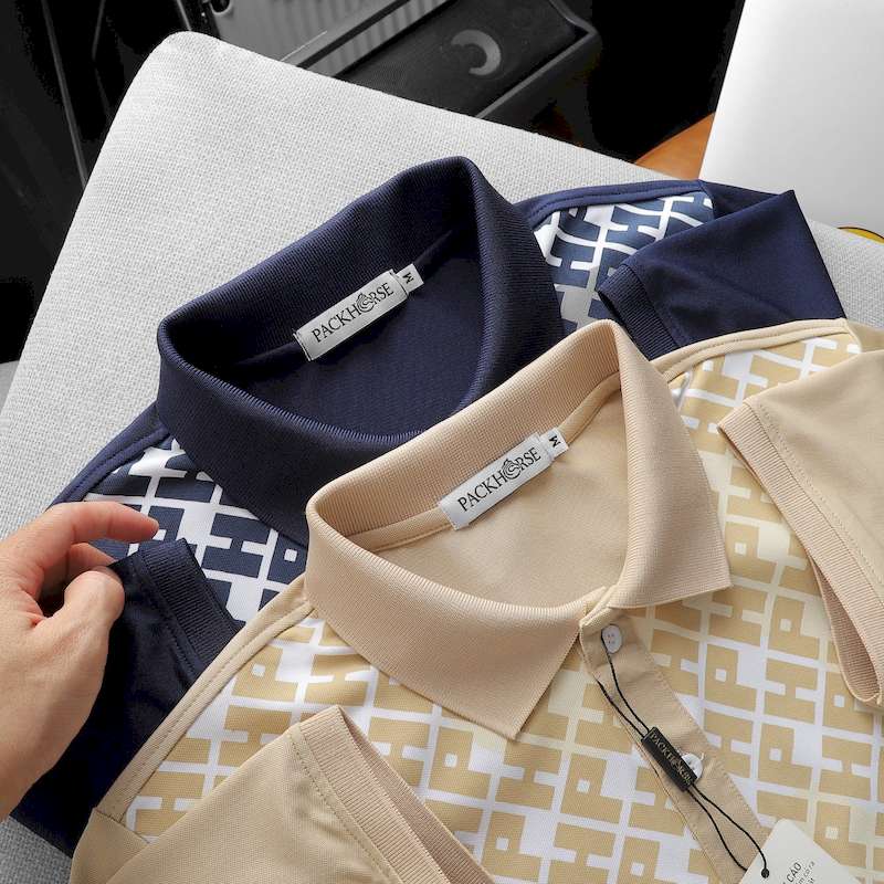 23818_z5290177267431-02d99df0fa9e116fef94c0f3169328c2_20240409072347-3.png Áo Thun Nam Cổ Bẻ Pack Hourse In Hoạ Tiết Chữ HP (Có size 3x) - CS220