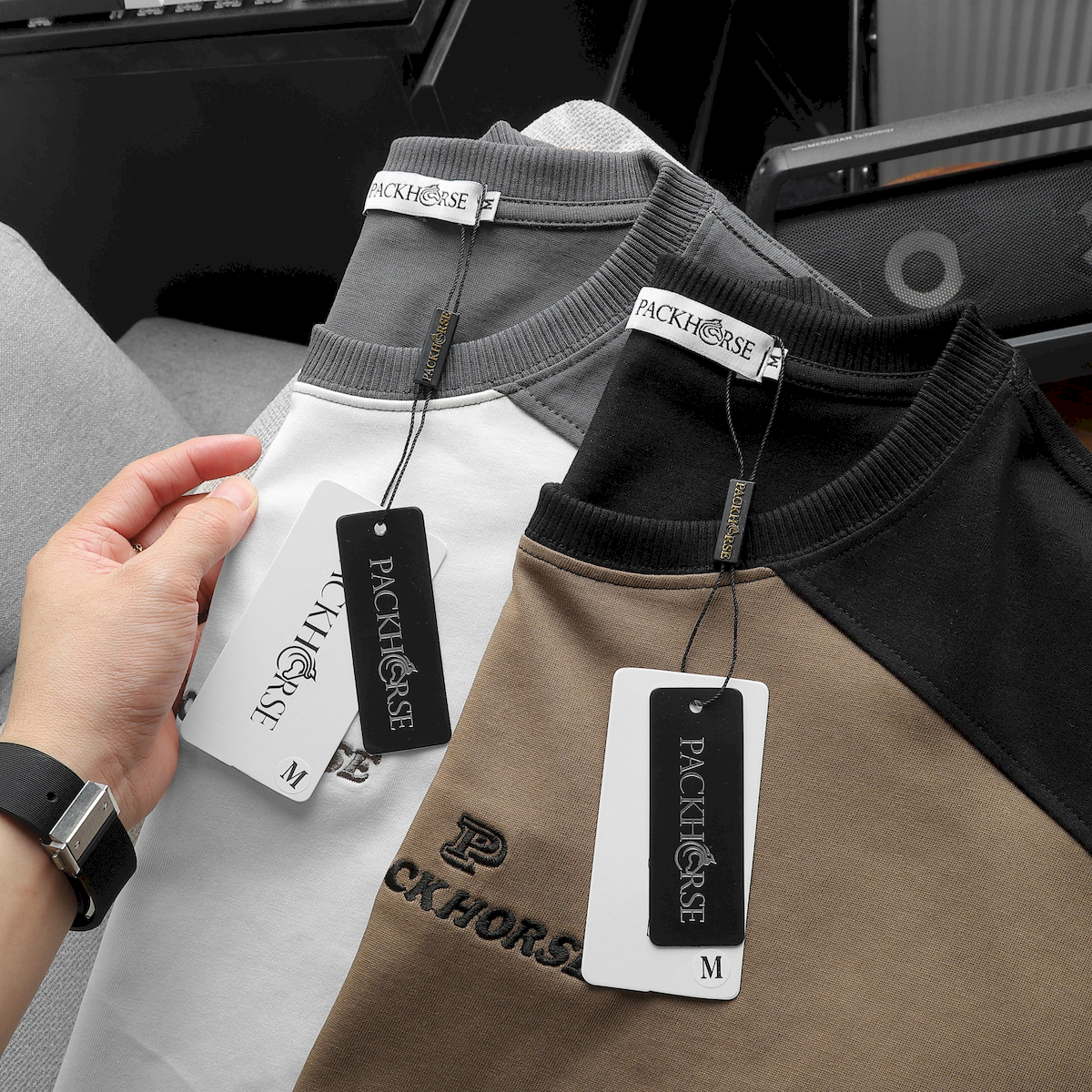 24093_z5363825500925-35ccb95af5d4b0ccd1c314430b184ac4_20240420025043-2.png Áo Thun Nam Cổ Tròn Oversize Tay Phối Màu Thêu Chữ PackHorse - AB512