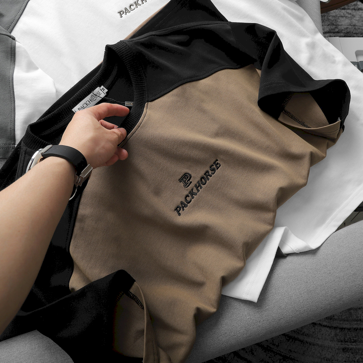 24093_z5363825520244-bbcd365508ee6234507bca6a688652cf_20240420025046-2.png Áo Thun Nam Cổ Tròn Oversize Tay Phối Màu Thêu Chữ PackHorse - AB512