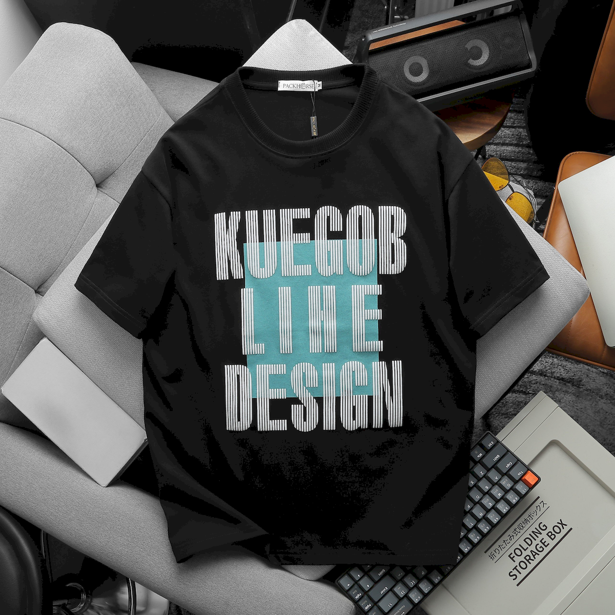 24200_z5409712008572-aa57efcb2c553b7875de353f6661a5e2-1_20240505103931-2.png Áo Thun Nam Cổ Tròn Pack Horse Oversize In Chữ Sọc Big Size 110kg - AB514