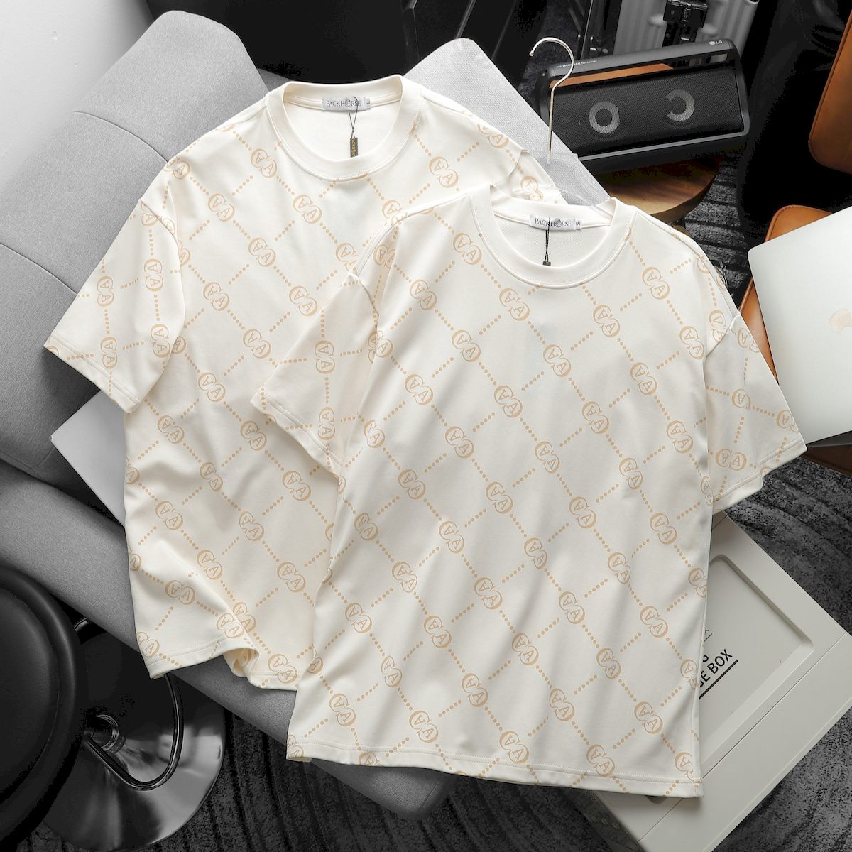 24216_z5415597042730-1b6f1ed0ffd465040271819b67bea80e_20240507114027-2.png Áo Thun Cặp Nam Nữ Cổ Tròn Pack Horse In Chữ AA - AB516