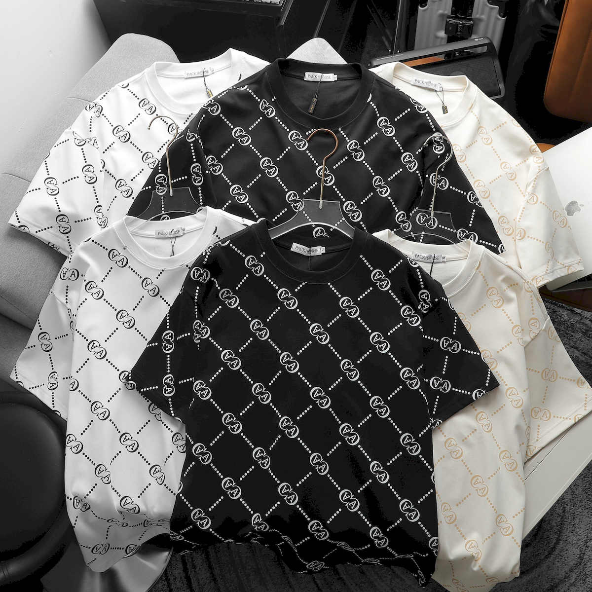 24216_z5415597099075-b82b057dd7afeb1c47cd5955992fd3ea_20240507114030-2.png Áo Thun Cặp Nam Nữ Cổ Tròn Pack Horse In Chữ AA - AB516