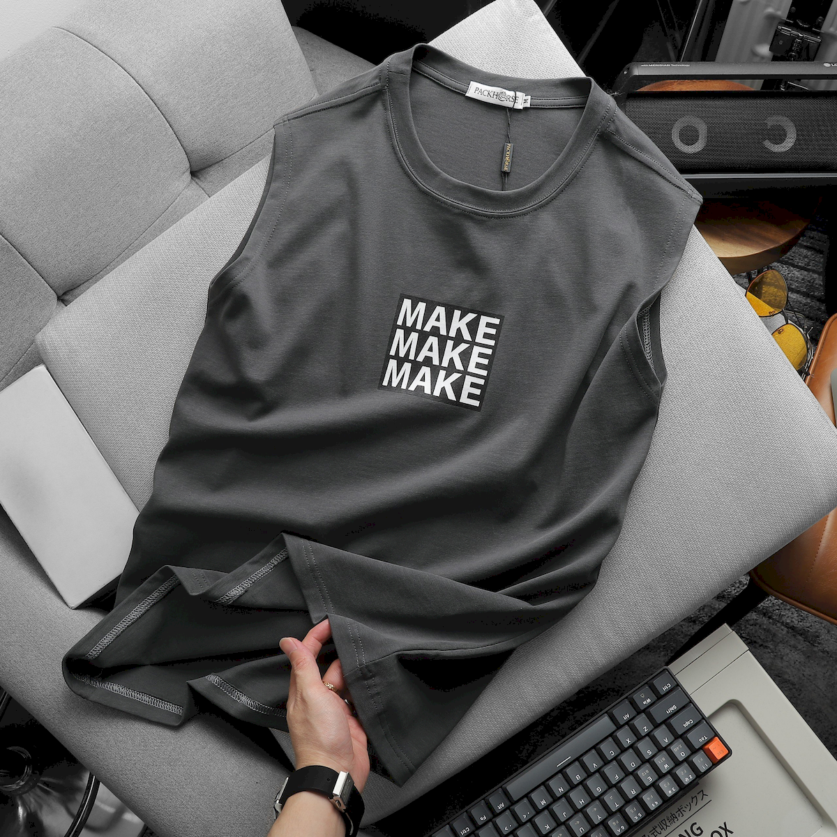 24249_z5425926036138-868bb594c3da65afccb074a59eb48acf_20240510184757-2.png Áo Thun Ba Lỗ Nam Pack Horse In Chữ MAKE - AB517