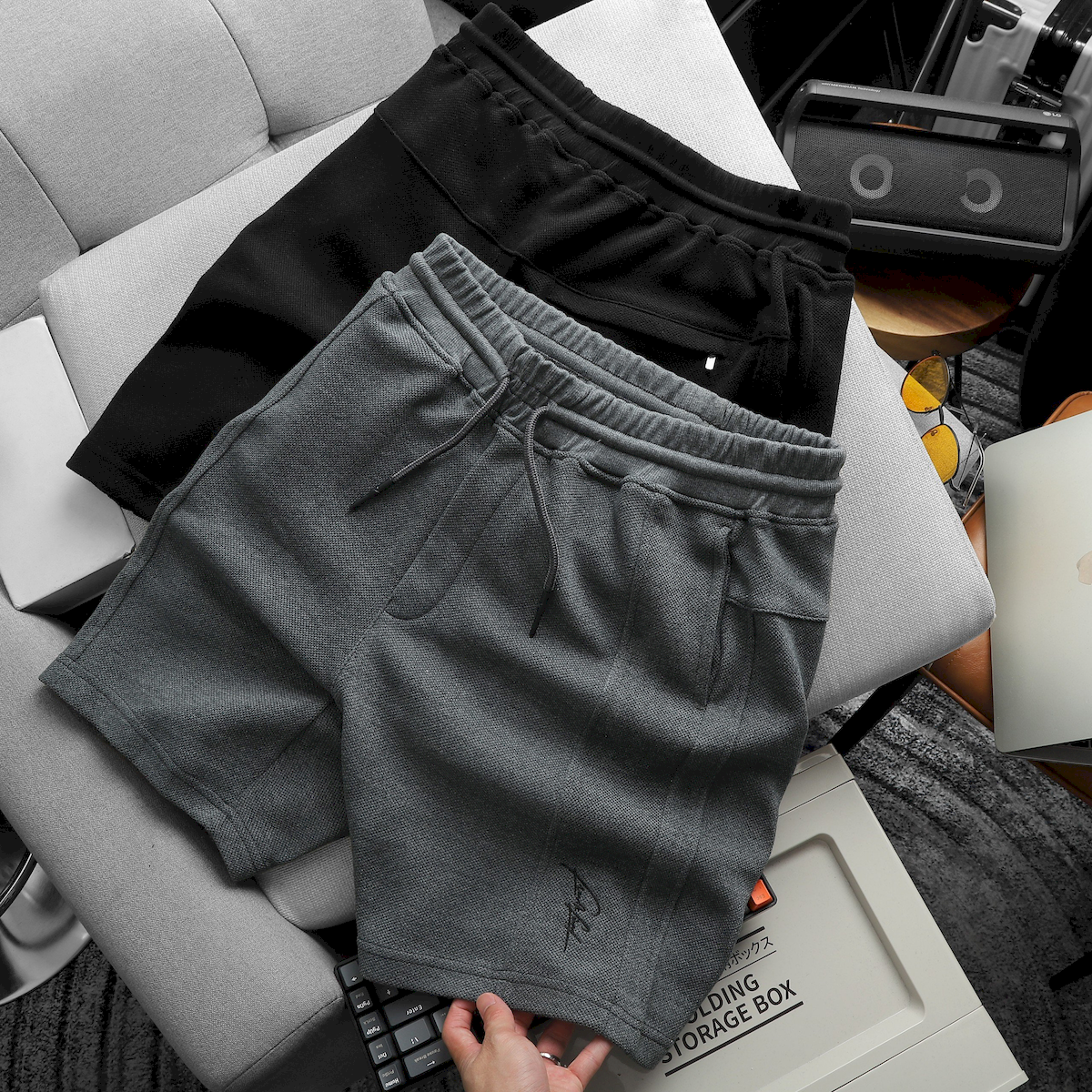 24250_z5425925811210-1ef79ef467e85aba76be82bb6a5a143e_20240517174837-2.png Quần Short Thun Nam Viền Sọc Thêu Logo Chữ - QB430