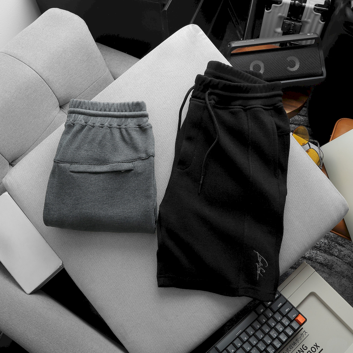 24250_z5425925879031-90fce68f8faa7a9939c62e6ab9b713fa_20240517174916-2.png Quần Short Thun Nam Viền Sọc Thêu Logo Chữ - QB430