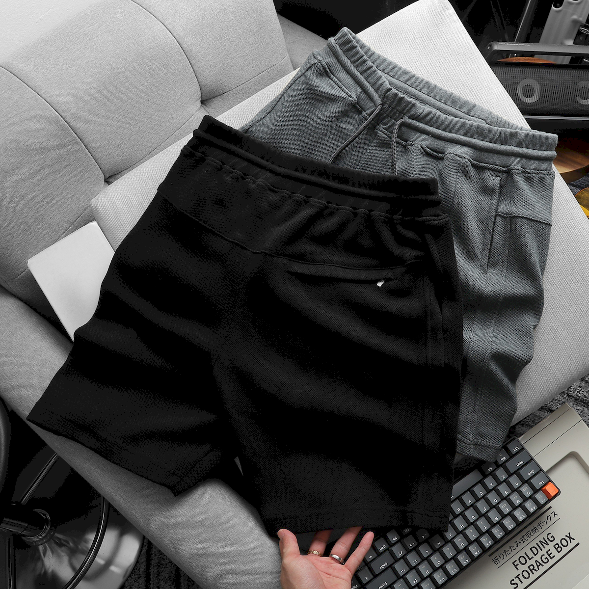 24250_z5425925901094-3fa2903049f591ae95617af1e9042d16_20240517174929-2.png Quần Short Thun Nam Viền Sọc Thêu Logo Chữ - QB430