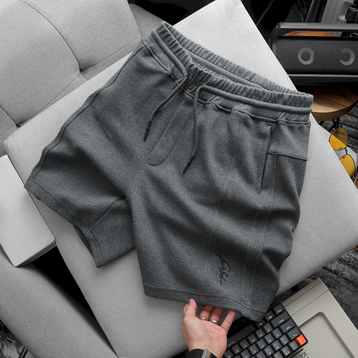 Nguồn sỉ quần Short Thun Nam Viền Sọc Thêu Logo Chữ Nguồn sỉ quần Short Thun Nam Viền Sọc Thêu Logo Chữ