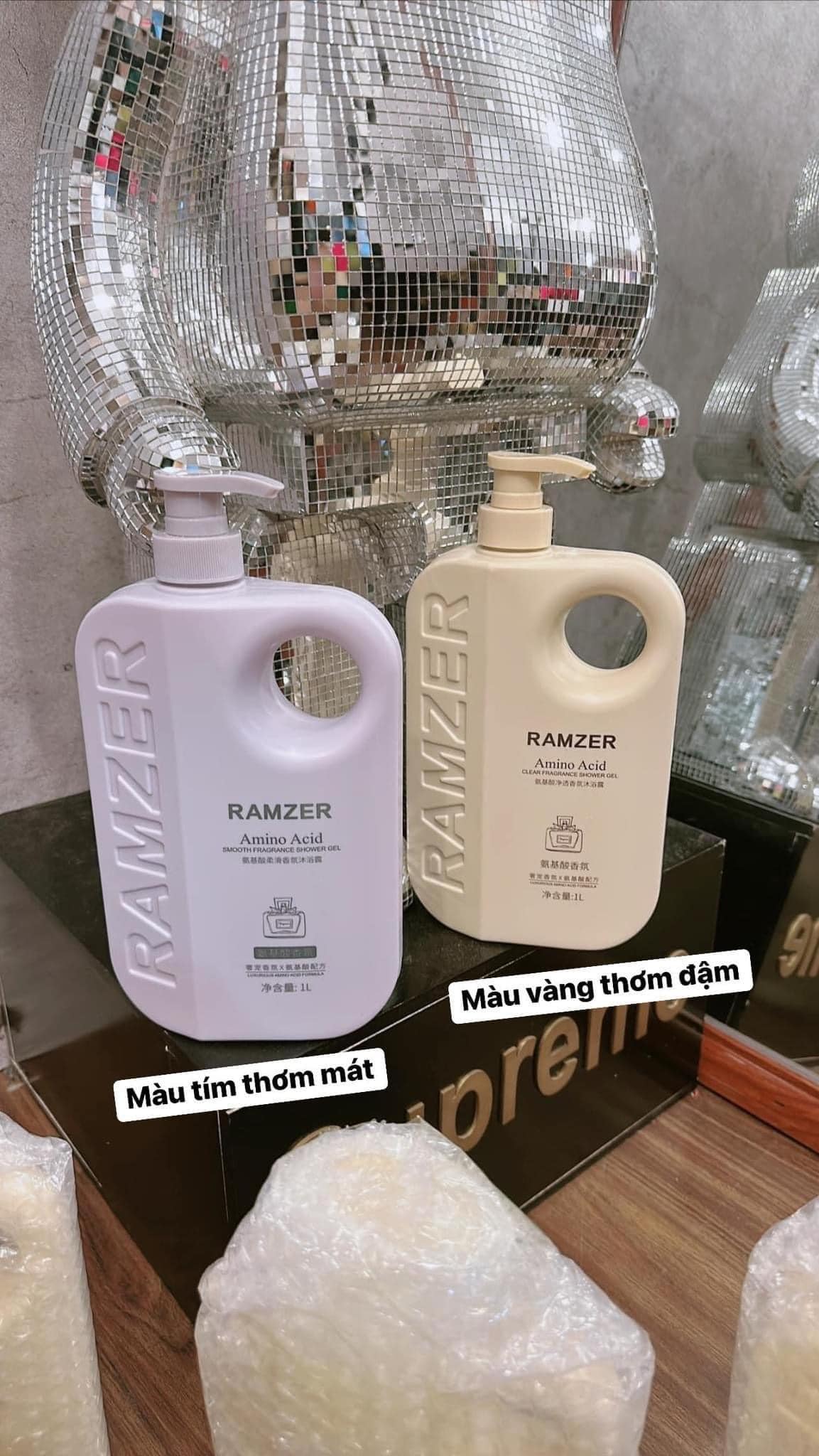 24335_443717060-768488268819619-6243265163831717078-n_20240522094332-1.jpg Sữa Tắm Ramzer Hương Nước Hoa Chai Màu Vàng 1L - STRAMZER01