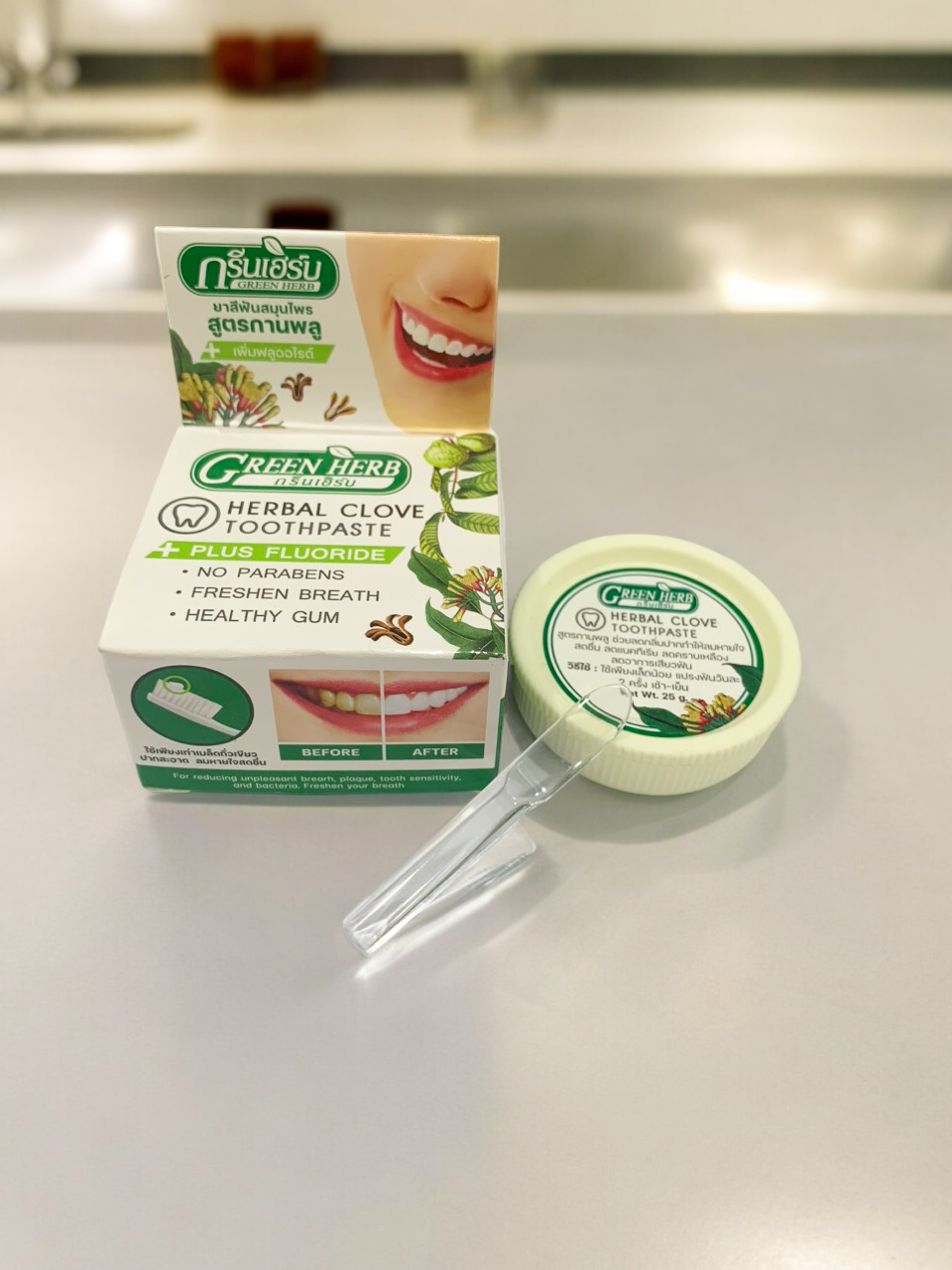 24392_z5481302286268-fa8bf5b103ec36677dbacbffaa7727b7-photoroom_20240527170924-1.png Kem Tẩy Trắng Răng Green Herb Thái Lan - 8857102910162