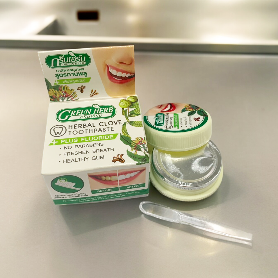 Kho sỉ kem Tẩy Trắng Răng Green Herb Thái Lan Kho sỉ kem Tẩy Trắng Răng Green Herb Thái Lan