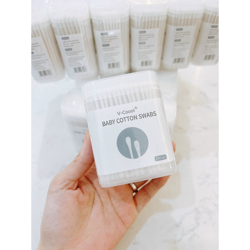 Kho sỉ hộp 200 Tăm Bông Ngoáy Tai - Tăm Bông Vcool 2 Đầu Tròn Và Dẹt Cho Bé 8x6x3.5cm Kho sỉ hộp 200 Tăm Bông Ngoáy Tai - Tăm Bông Vcool 2 Đầu Tròn Và Dẹt Cho Bé 8x6x3.5cm