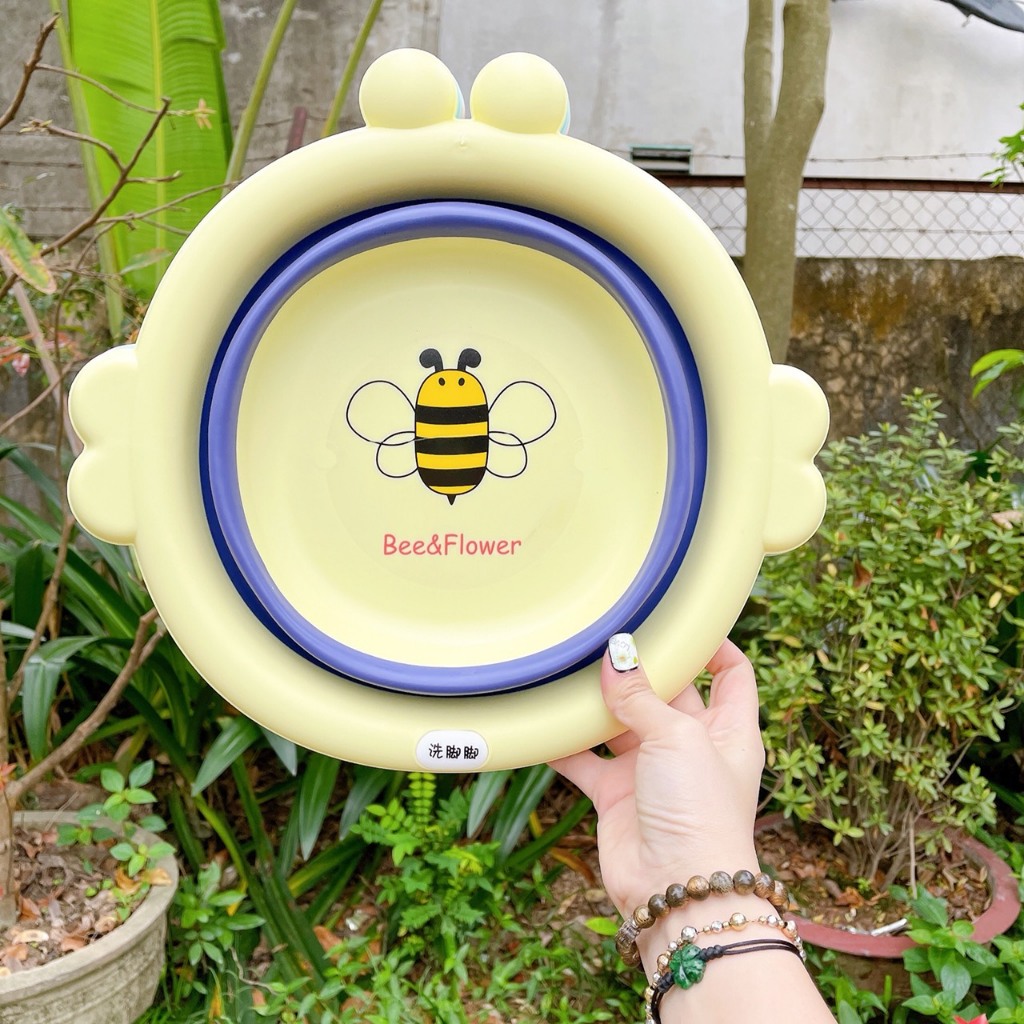 24849_vn-11134207-7r98o-lygc2ocoa5k179_20240814155132-3.jpg Chậu Gấp Gọn Silicone Hình Con Ong - Chậu Rửa Mặt Gấp Gọn Bằng Nhưa An Toàn Cho Bé 33x31,5x4 Cm - CRMCO01