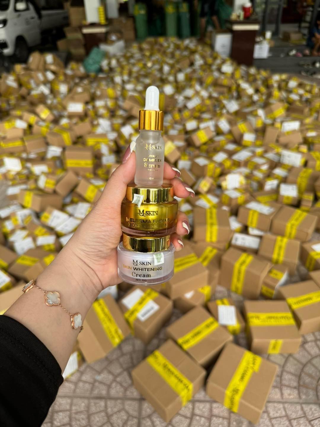 Shop sỉ combo Kem Face Nhân Sâm Ban Đêm MQ Skin Melasma Fading Moisture Cream + Serum Hyalu Complex Shop sỉ combo Kem Face Nhân Sâm Ban Đêm MQ Skin Melasma Fading Moisture Cream + Serum Hyalu Complex