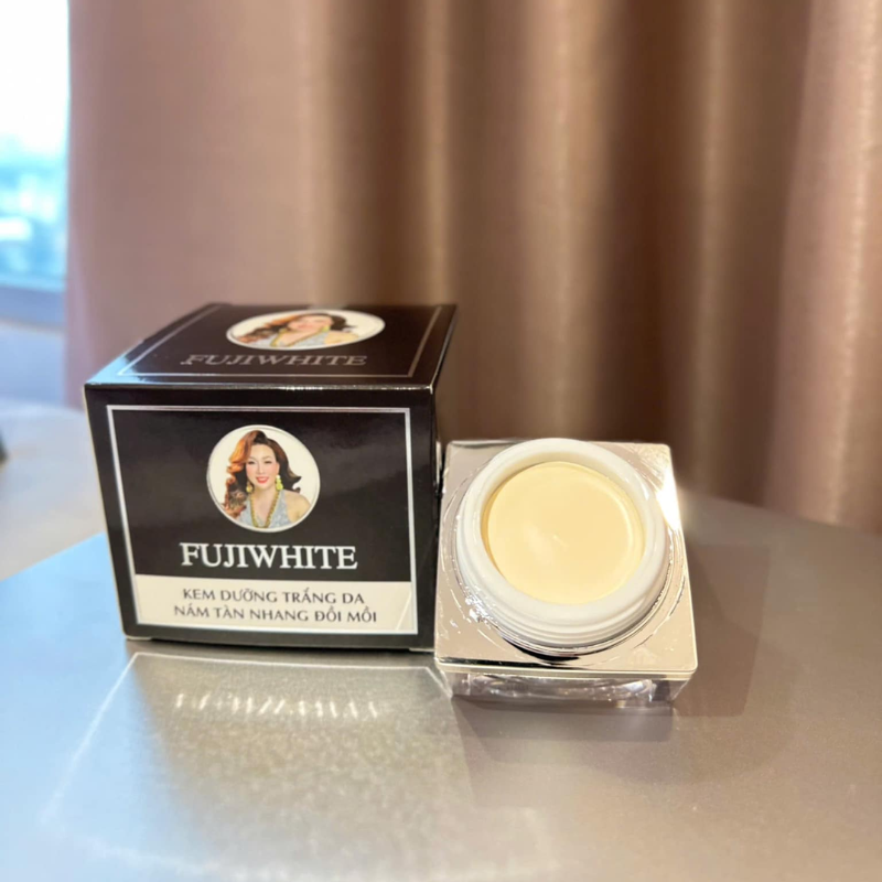 Kem Face Hà Kiều Anh Chăm Sóc Da Nám Phiên Bản Mới 10g Kem Face Hà Kiều Anh Chăm Sóc Da Nám Phiên Bản Mới 10g